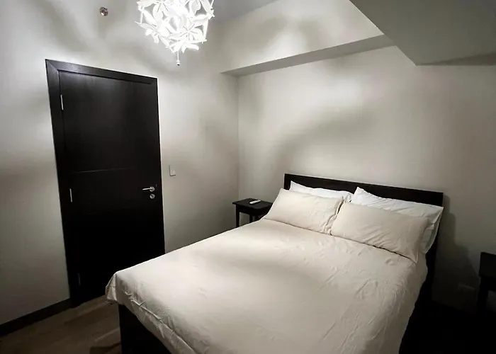 10l Luxe Escape At Park Mckinley West * Manila