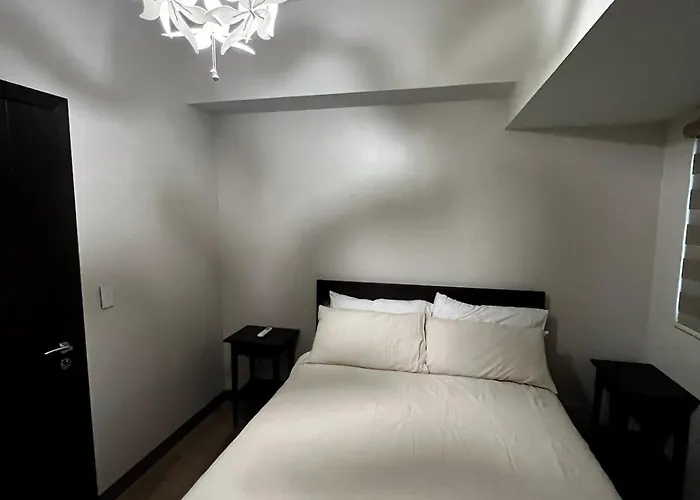 Apartment 10l Luxe Escape At Park Mckinley West Manila