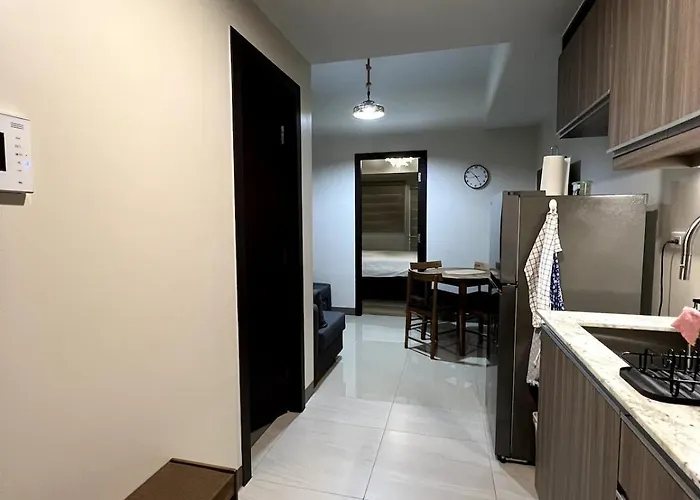 10l Luxe Escape At Park Mckinley West * Manila