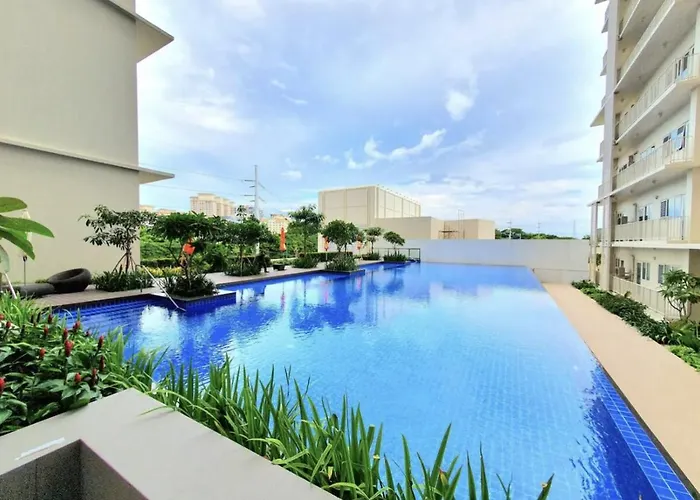 10l Luxe Escape At Park Mckinley West * Manila
